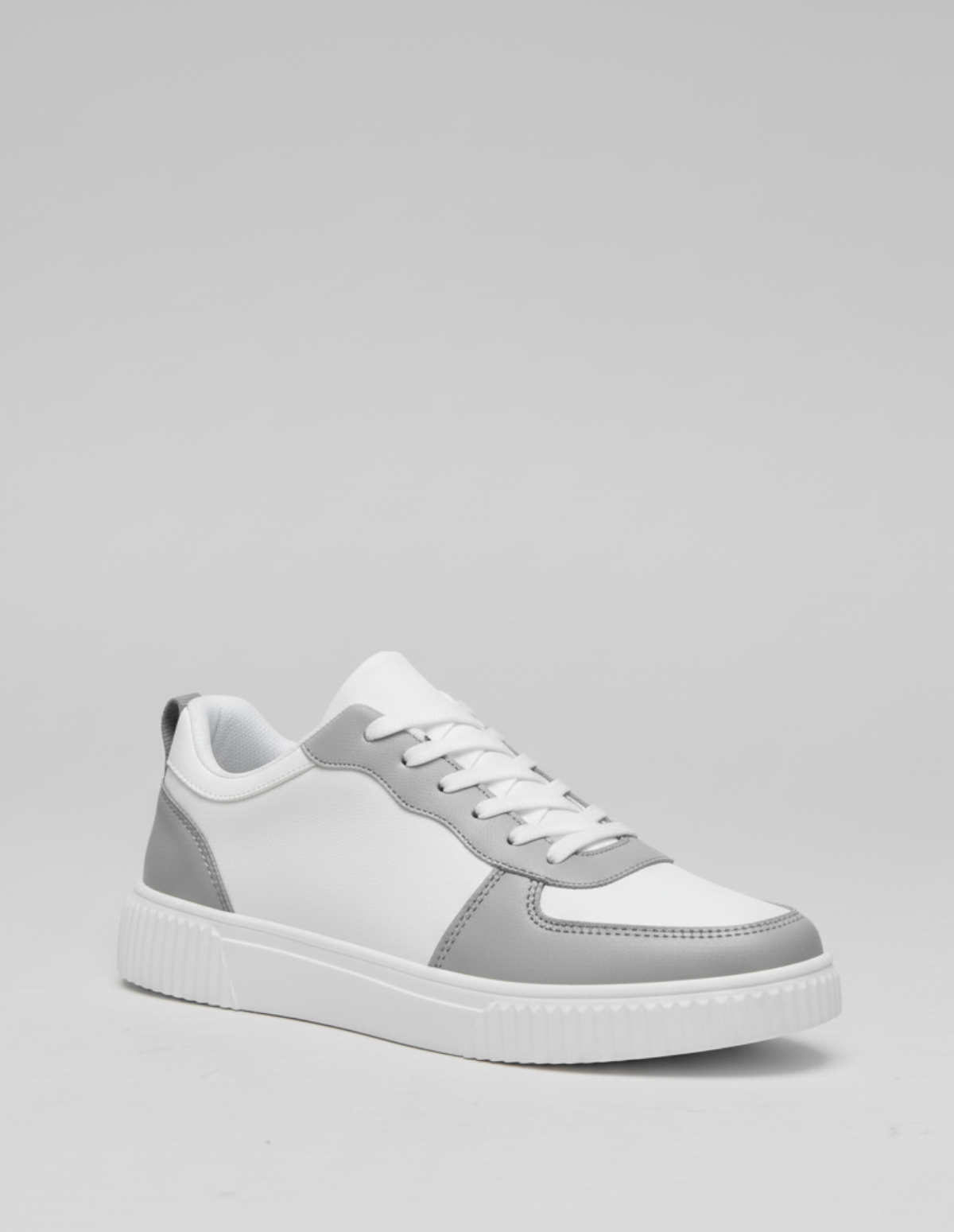 Nova Glide Sneakers