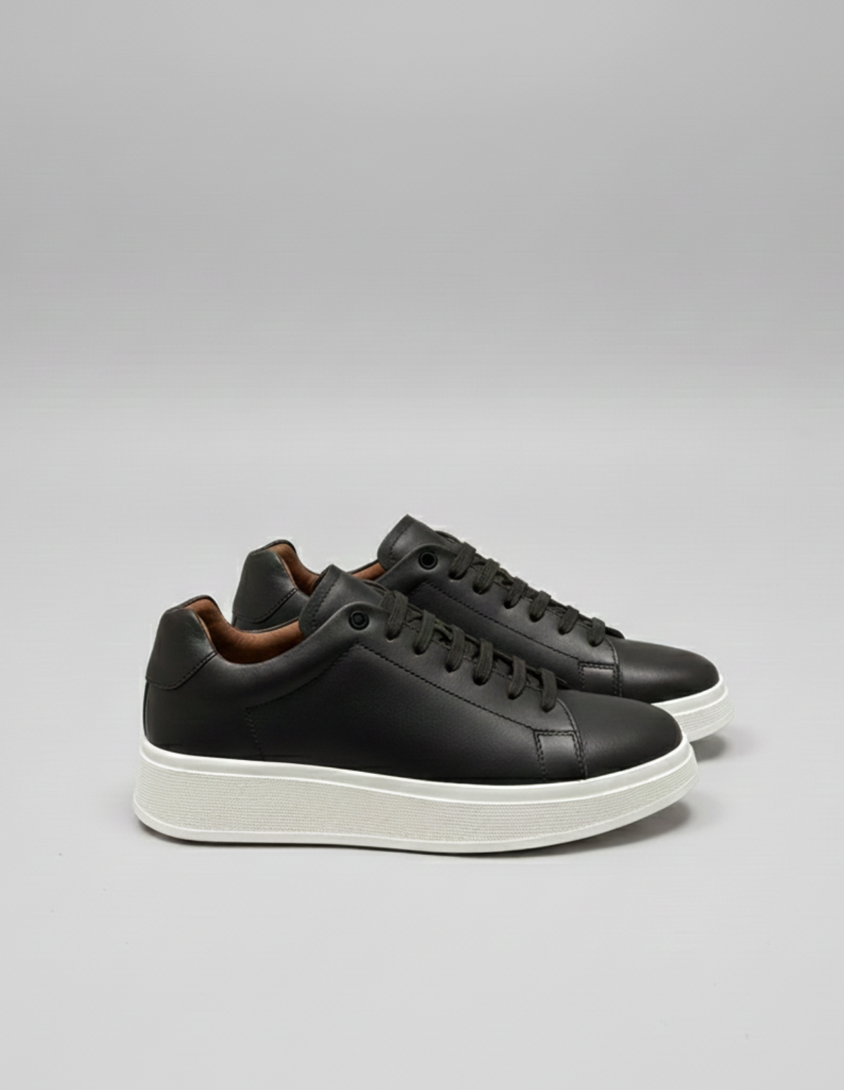 The Meriton Sneakers