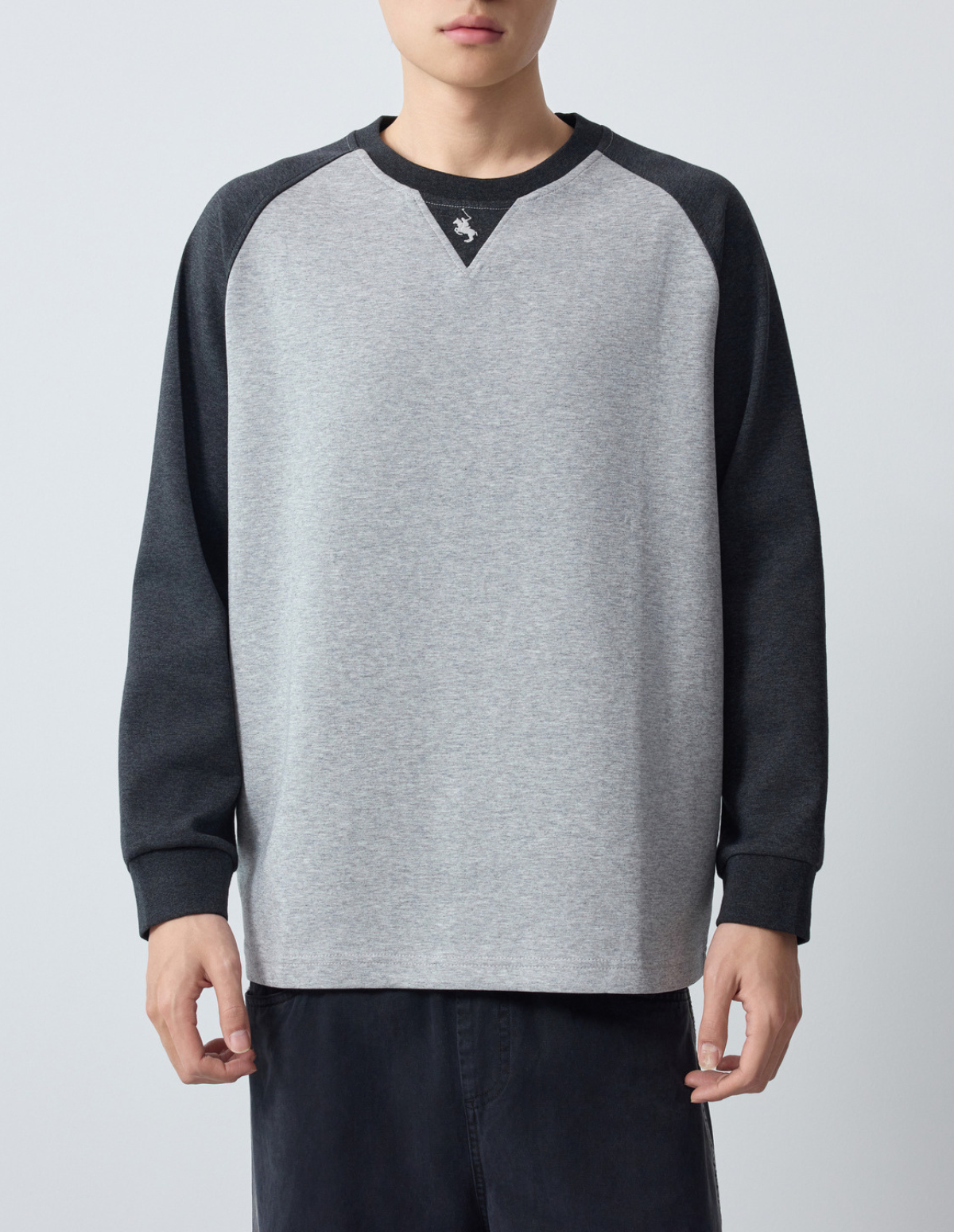 Alviro Embroidered Long-Sleeve