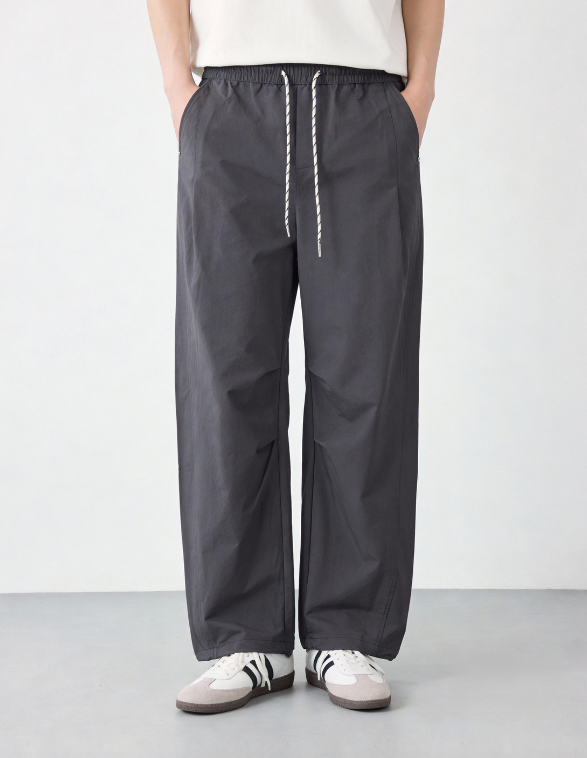 Trevon Elastic Waist Cargo Pants