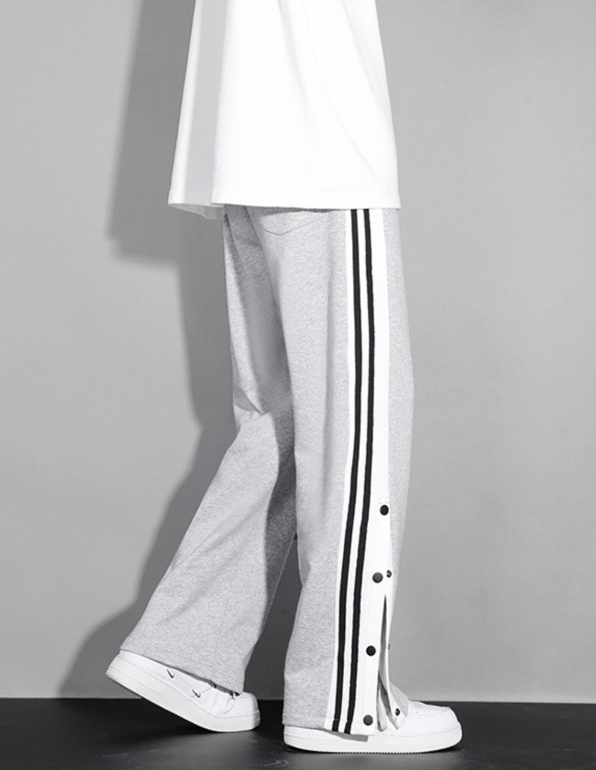 The Half-Button Casual Trousers