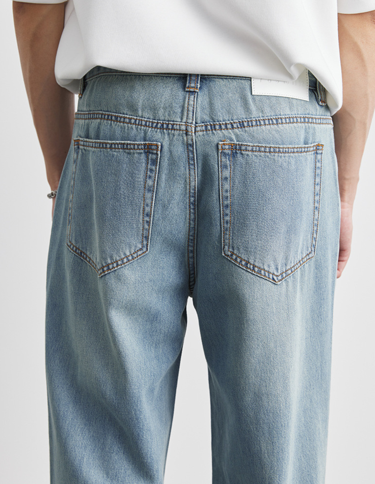 Avenor Straight Jeans