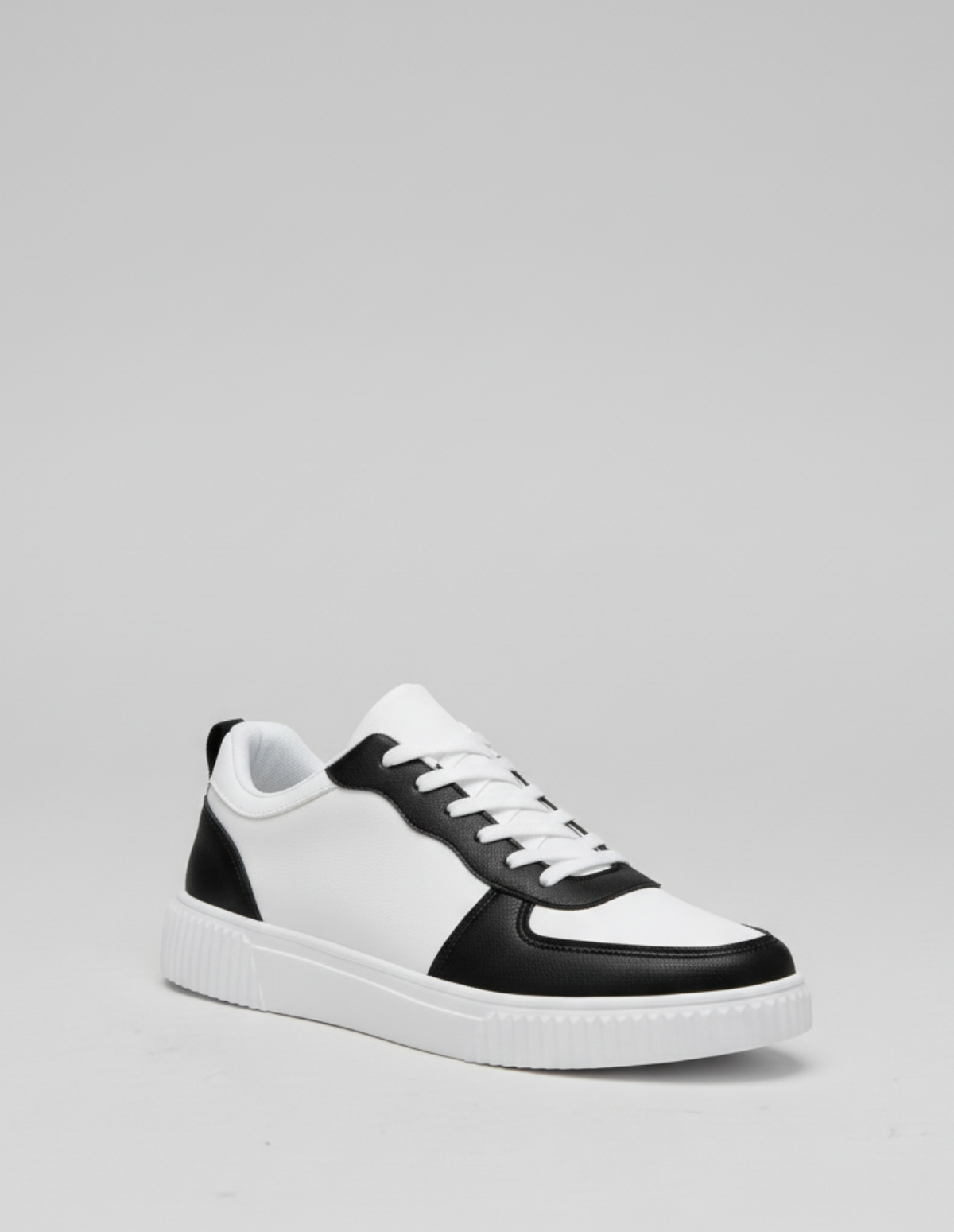 Nova Glide Sneakers