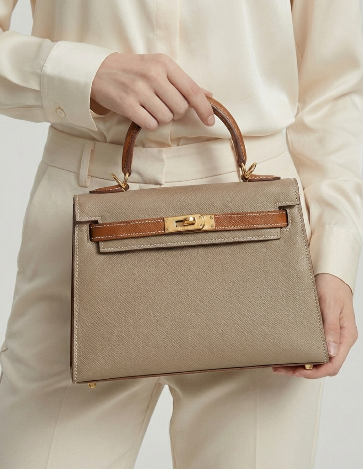 The Élise Kelly Crossbody Bag