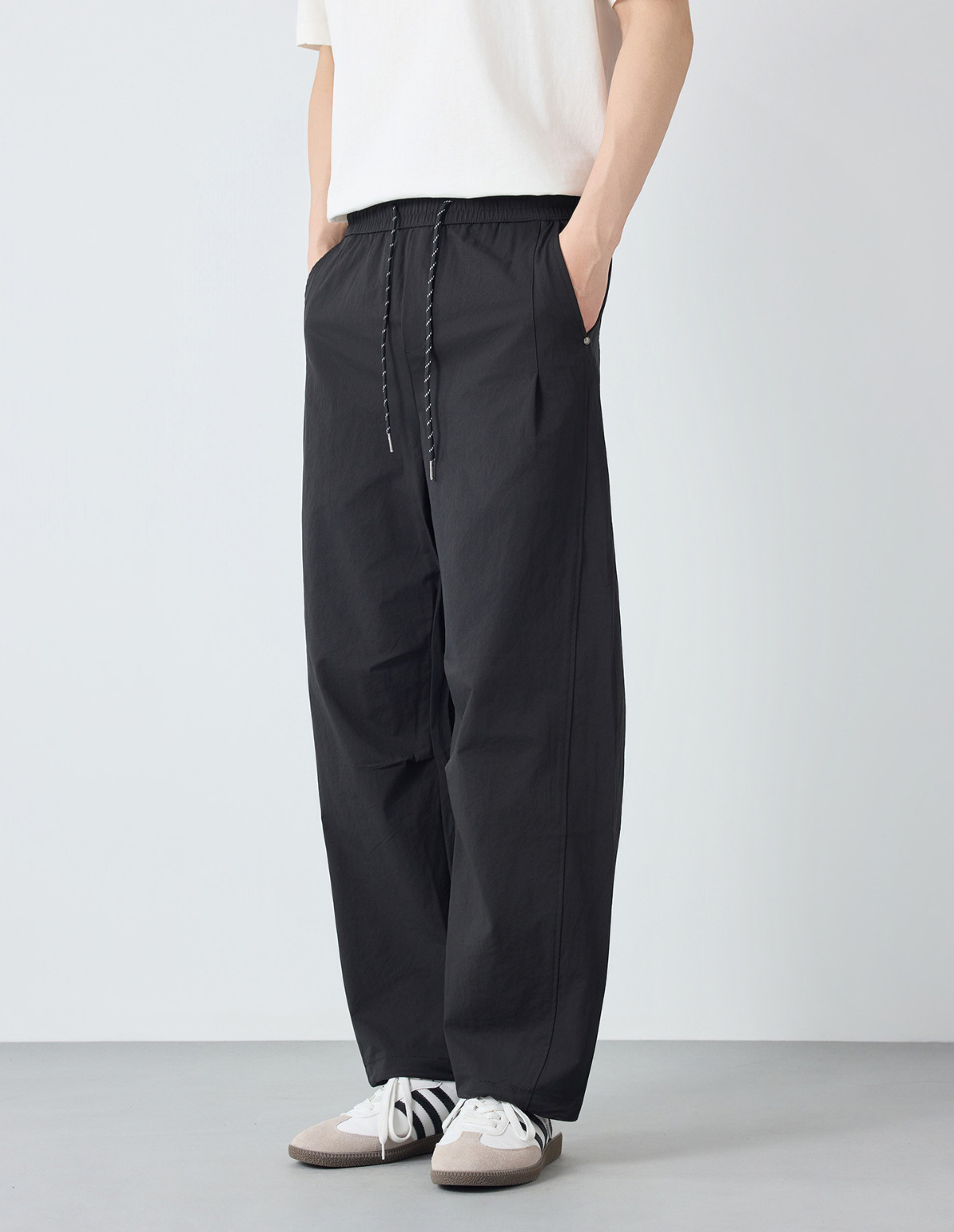 Trevon Elastic Waist Cargo Pants